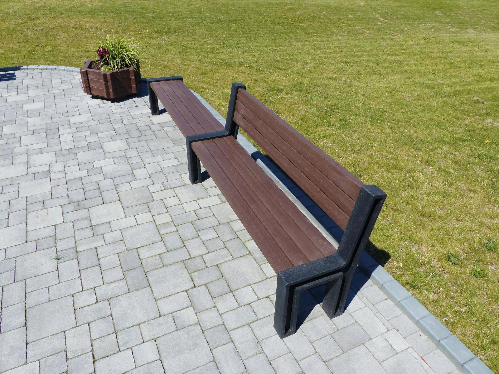Hyde Park bench extension module